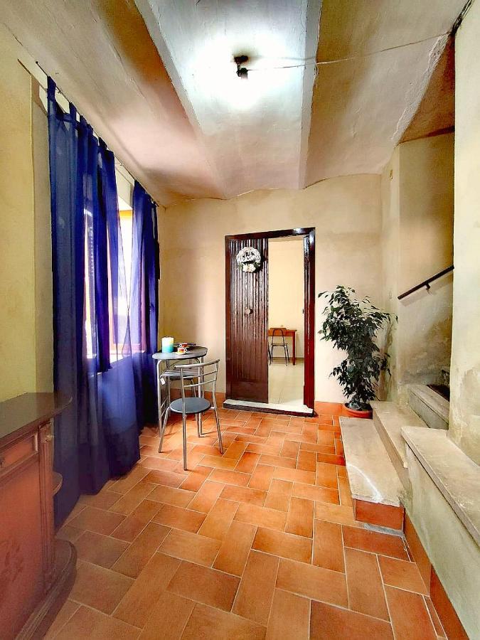 La Casa In Piazza Apartment Toffia Exterior photo