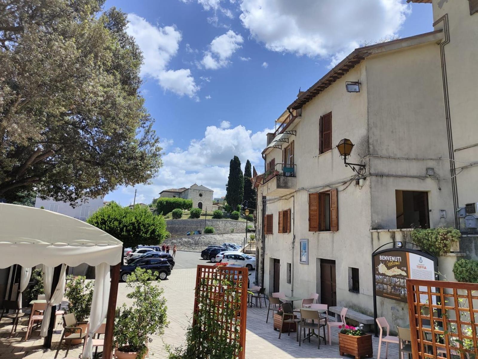 La Casa In Piazza Apartment Toffia Exterior photo